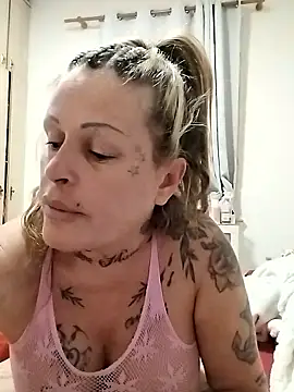 Snapshot of canariamorbosa chatting on January 2026 07:06:02 PM canariamorbosa online show from January 2026 07:06:02 PM