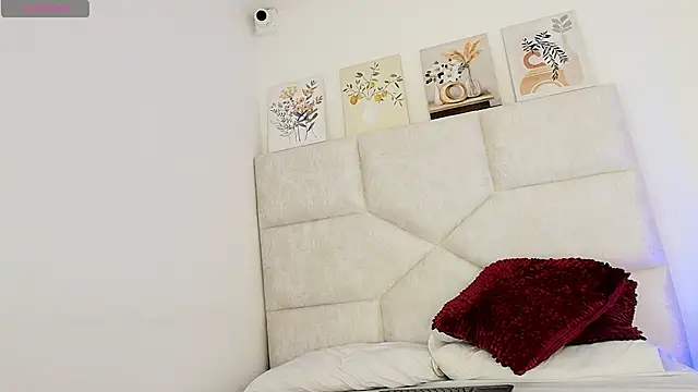 elizawiliamst online show from May 2026 12:35:01 PM