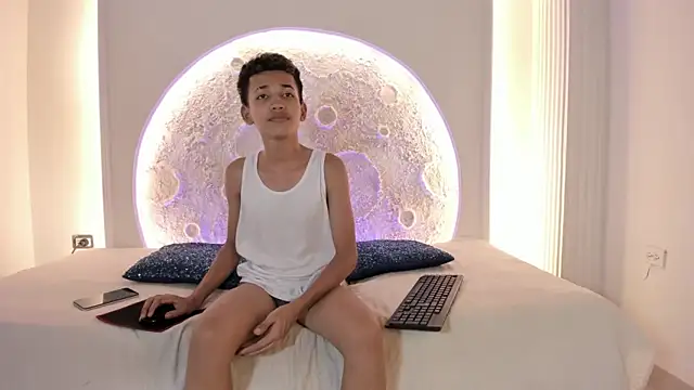  Noah19 online show from September 2025 08:31:01 PM