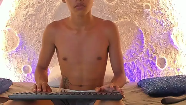  Noah19 online show from October 2025 02:18:02 PM