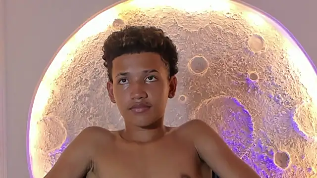  Noah19 online show from October 2025 04:18:01 PM