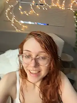 Snapshot of PollyVinice chatting on June 2026 04:39:02 PM PollyVinice online show from June 2026 04:39:02 PM