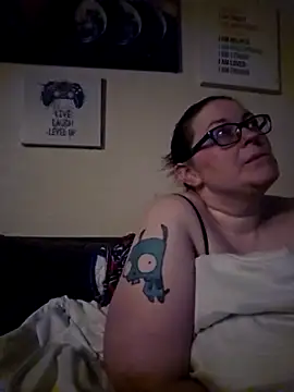 Yamiko42 online show from April 2026 01:27:02 PM