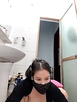 Snapshot of simsim-00 chatting on November 2025 08:00:01 PM simsim-00 online show from November 2025 08:00:01 PM