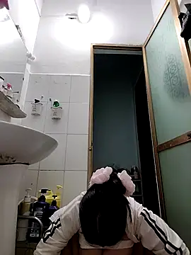 Snapshot of simsim-00 chatting on November 2025 07:58:02 PM simsim-00 online show from November 2025 07:58:02 PM