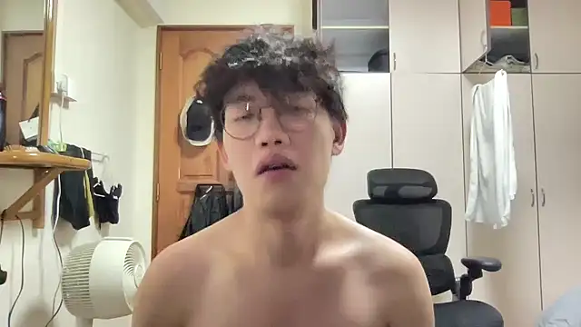 Passionatetwink2 online show from November 2025 09:42:02 AM