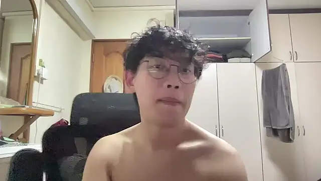 Passionatetwink2 online show from February 2026 11:42:02 AM