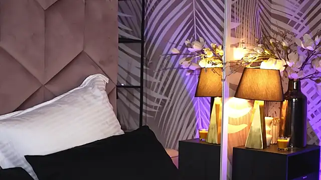 Snapshot of EvaRhea chatting on November 2025 04:01:02 AM EvaRhea online show from November 2025 04:01:02 AM