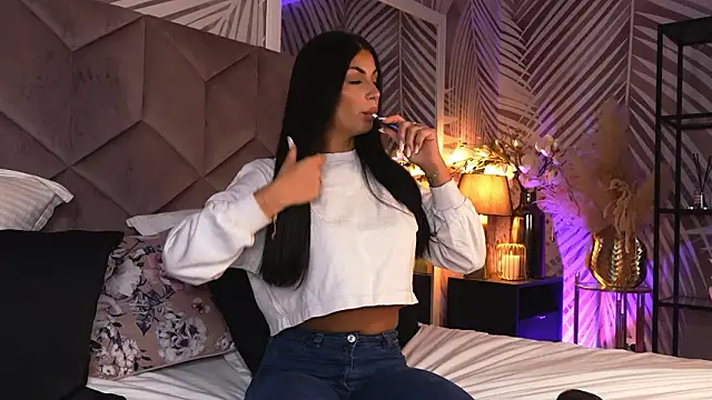 Snapshot of EvaRhea chatting on March 2026 04:27:02 AM EvaRhea online show from March 2026 04:27:02 AM