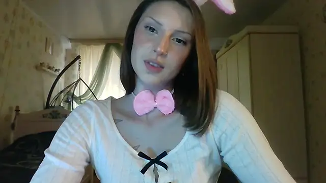 Snapshot of RuxaShade chatting on October 2025 11:11:01 AM RuxaShade online show from October 2025 11:11:01 AM