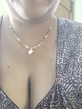 Geetha227 online show from September 2025 04:07:01 AM