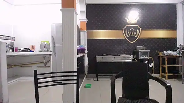 yohacriss online show from October 2025 04:35:02 AM