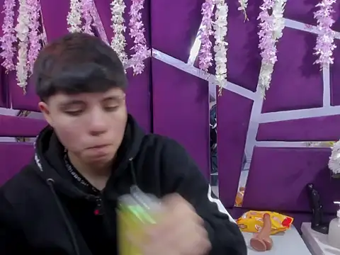 Bruno Cruzz online show from December 2025 02:06:02 AM