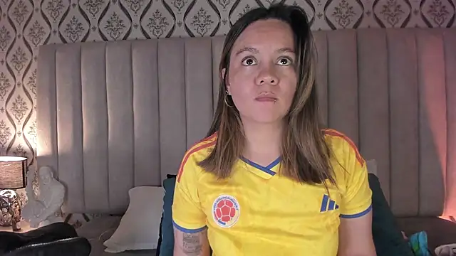 Sky Junne online show from March 2026 05:18:02 PM