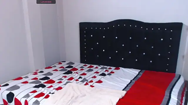 Coraline Playful online show from October 2025 07:12:01 PM