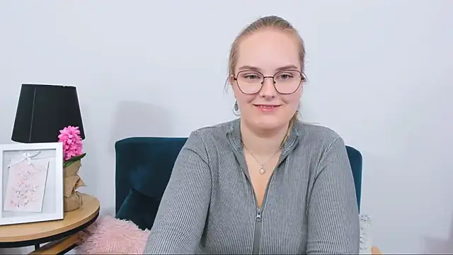 Snapshot of AliceCrazy69 chatting on September 2025 03:12:01 PM AliceCrazy69 online show from September 2025 03:12:01 PM