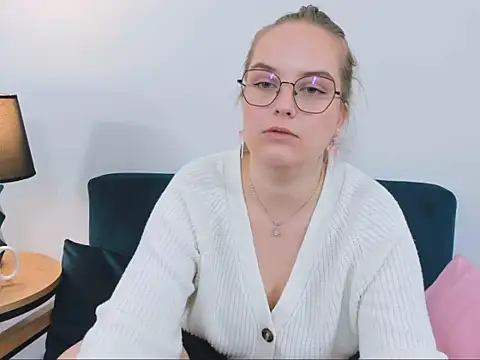 Snapshot of AliceCrazy69 chatting on September 2025 11:01:01 AM AliceCrazy69 online show from September 2025 11:01:01 AM