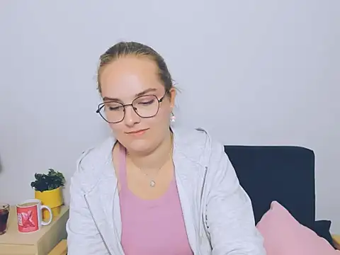 Snapshot of AliceCrazy69 chatting on October 2025 08:16:02 PM AliceCrazy69 online show from October 2025 08:16:02 PM