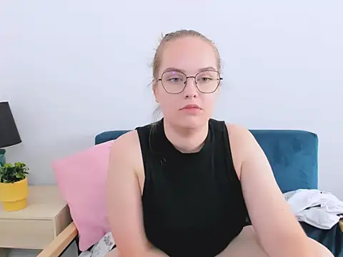 Snapshot of AliceCrazy69 chatting on October 2025 12:02:02 PM AliceCrazy69 online show from October 2025 12:02:02 PM