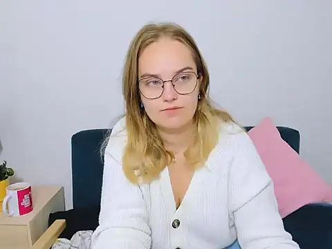 Snapshot of AliceCrazy69 chatting on October 2025 06:11:02 AM AliceCrazy69 online show from October 2025 06:11:02 AM