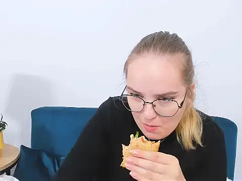 Snapshot of AliceCrazy69 chatting on October 2025 10:02:02 AM AliceCrazy69 online show from October 2025 10:02:02 AM