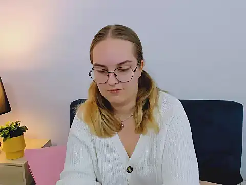 Snapshot of AliceCrazy69 chatting on November 2025 01:11:01 PM AliceCrazy69 online show from November 2025 01:11:01 PM