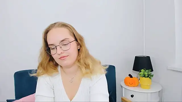 Snapshot of AliceCrazy69 chatting on November 2025 01:10:01 PM AliceCrazy69 online show from November 2025 01:10:01 PM