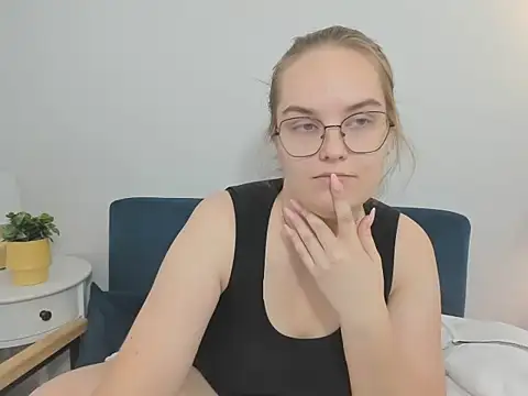 Snapshot of AliceCrazy69 chatting on November 2025 11:49:02 AM AliceCrazy69 online show from November 2025 11:49:02 AM