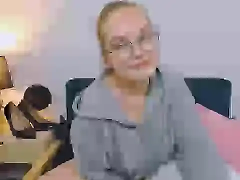 Snapshot of AliceCrazy69 chatting on November 2025 03:18:02 PM AliceCrazy69 online show from November 2025 03:18:02 PM