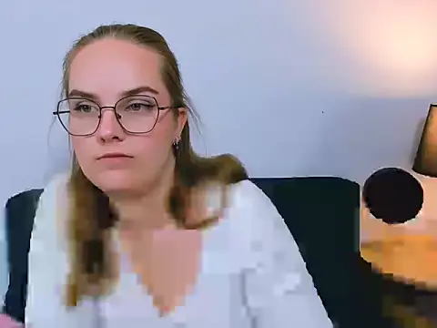 Snapshot of AliceCrazy69 chatting on November 2025 04:11:02 PM AliceCrazy69 online show from November 2025 04:11:02 PM