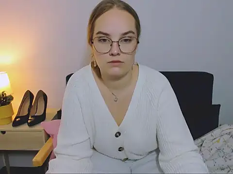 Snapshot of AliceCrazy69 chatting on November 2025 10:26:02 AM AliceCrazy69 online show from November 2025 10:26:02 AM