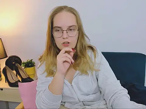 Snapshot of AliceCrazy69 chatting on November 2025 01:03:01 PM AliceCrazy69 online show from November 2025 01:03:01 PM