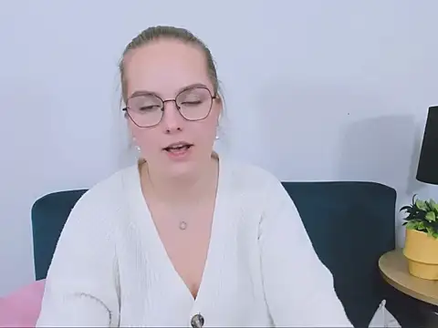 Snapshot of AliceCrazy69 chatting on December 2025 04:23:02 PM AliceCrazy69 online show from December 2025 04:23:02 PM