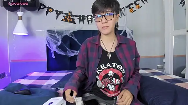 Tsuki Maru online show from October 2025 07:36:02 PM