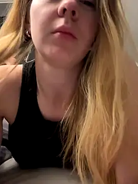 ellieen online show from October 2025 10:55:01 PM