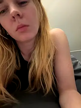 ellieen online show from November 2025 10:21:02 PM