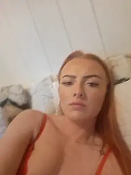 Snapshot of RedHeadRoxyUK chatting on October 2025 10:59:02 AM RedHeadRoxyUK online show from October 2025 10:59:02 AM