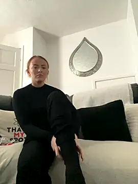 Snapshot of RedHeadRoxyUK chatting on December 2025 10:46:02 AM RedHeadRoxyUK online show from December 2025 10:46:02 AM