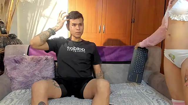 Snapshot of rosse_dredd chatting on November 2025 10:59:02 PM rosse dredd online show from November 2025 10:59:02 PM