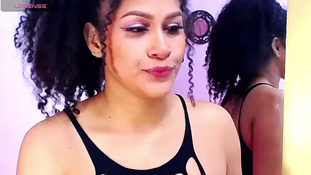 Snapshot of AYSHA_WATSON chatting on October 2025 01:12:02 PM AYSHA WATSON online show from October 2025 01:12:02 PM