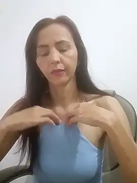 zaira spice online show from April 2026 10:29:02 PM