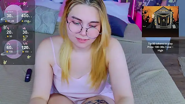 Snapshot of Evie_Vall chatting on October 2025 03:23:02 PM Evie Vall online show from October 2025 03:23:02 PM