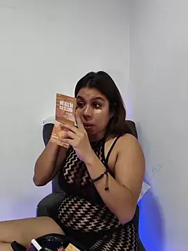 GabyMontenegro online show from February 2026 01:18:01 PM