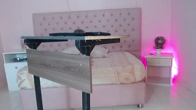 Snapshot of kiity_horny_ chatting on September 2025 12:53:01 PM kiity horny online show from September 2025 12:53:01 PM