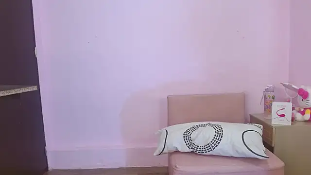 Snapshot of kiity_horny_ chatting on October 2025 12:13:02 PM kiity horny online show from October 2025 12:13:02 PM