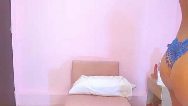 Snapshot of kiity_horny_ chatting on October 2025 01:00:01 PM kiity horny online show from October 2025 01:00:01 PM