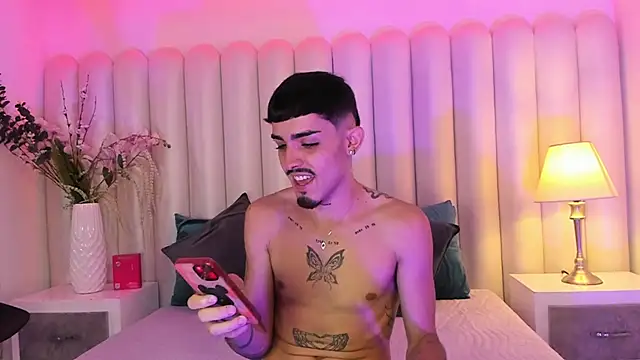 NikoStone  online show from October 2025 04:47:01 AM