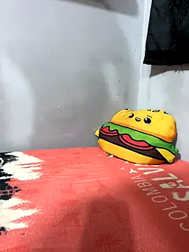 Snapshot of AlamJams chatting on October 2025 06:49:02 PM AlamJams online show from October 2025 06:49:02 PM