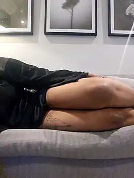 trickyOne online show from December 2025 06:47:02 PM