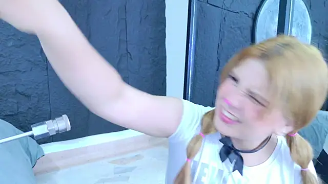 LizzyOlsen online show from May 2026 04:28:01 AM